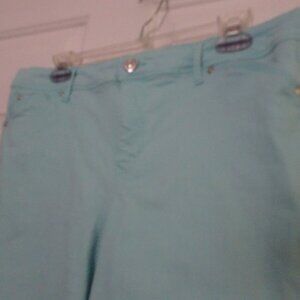 GLORIA VANDERBILT Women's Size 12 Aqua Capri/Cropped Pants Cuffed Denim 5 Pocket